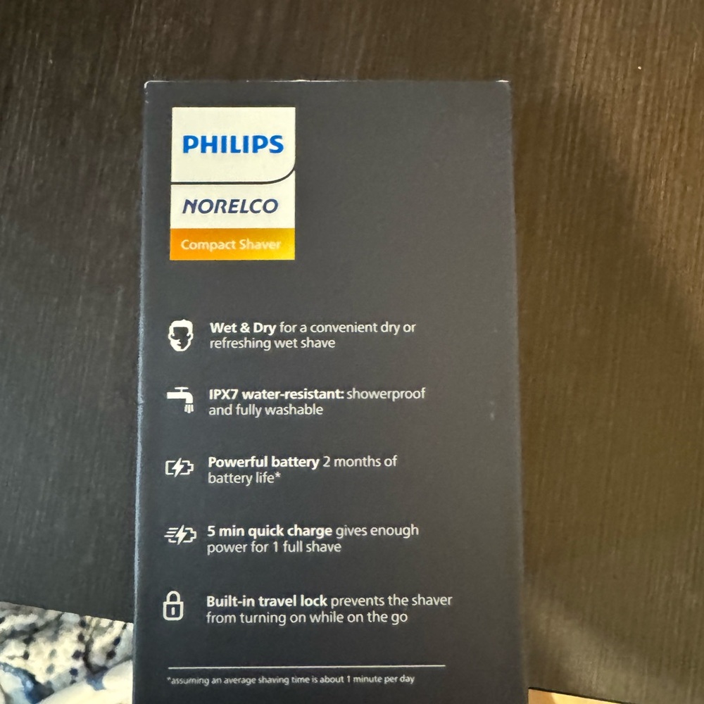 Philips Norelco Compact Electric Shaver - Black & Silver - Picture 4 of 4